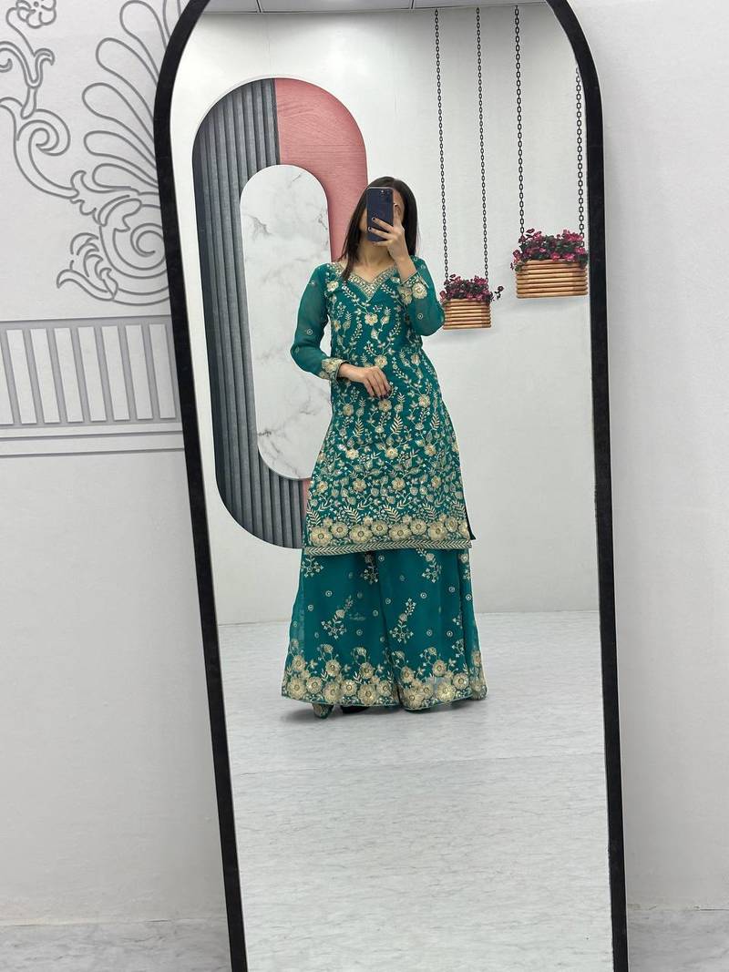 Womens new  heavy fox georgette fabric with heavy embroidery wrok kurta set