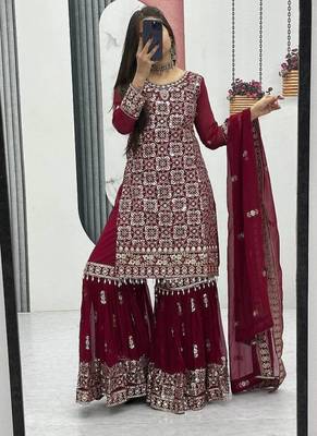 Womens heavy fox georgette fabric with heavy embroidery wrok kurta set 1