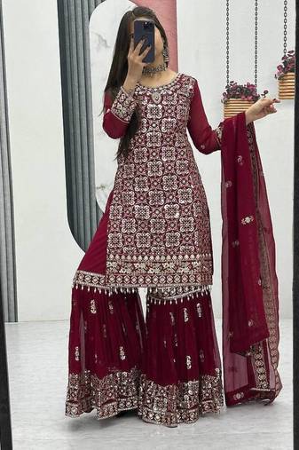 Womens new  heavy fox georgette fabric with heavy embroidery wrok kurta set