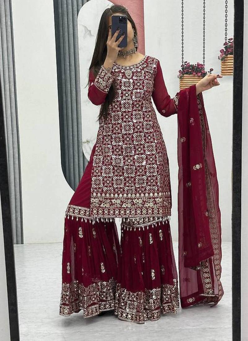 Womens new  heavy fox georgette fabric with heavy embroidery wrok kurta set