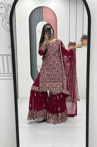 Womens new heavy fox georgette fabric with heavy embroidery wrok kurta set