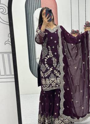 Womens new  heavy fox georgette fabric with heavy embroidery wrok kurta set 1