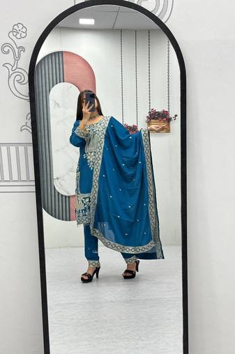 Womens new  wedding wear heavy embroidery thread work kurta set