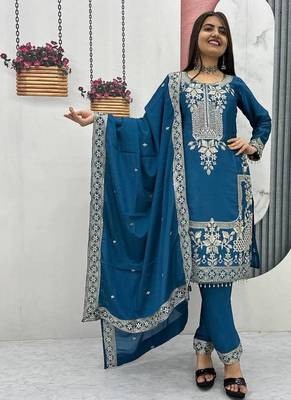 Womens wedding wear heavy embroidery thread work kurta set 3
