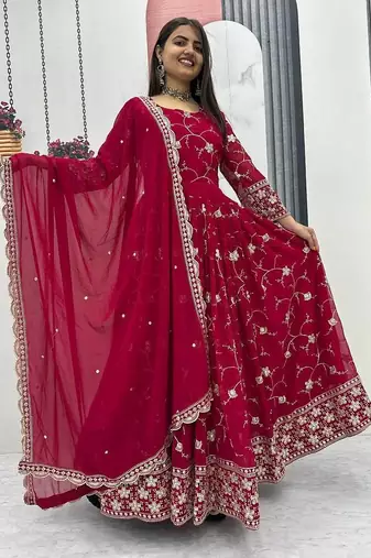 Womens new  heavy fox georgette fabric with heavy embroidery wrok kurta set