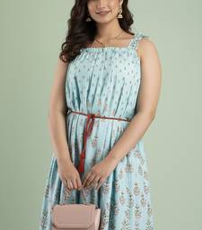 Ftdiva sleeveless anarkali kurta in light green