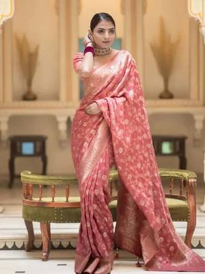 Dusty pink zari woven silk saree elegant banarasi style wedding wear with blouse 3