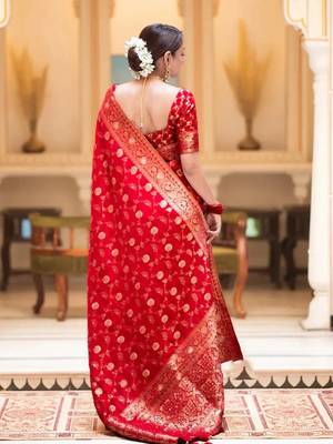 Bridal red zari woven silk saree rich banarasi style traditional wedding wear with blouse 2