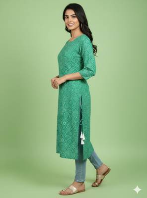 Ftdiva women stylish paisley printed straight kurta in green 5