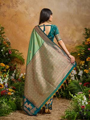 Light green handloom weaving silk blend saree 3