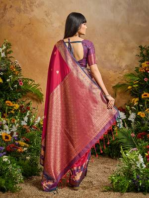 Red handloom weaving silk blend saree 3