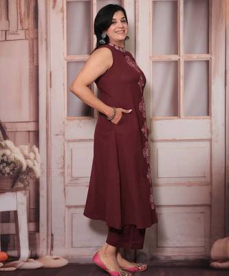maroon embroidery cotton sleeveless kurti set 3