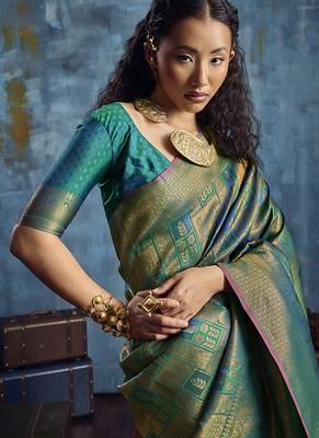 Handloom silk blend green weaving saree 4