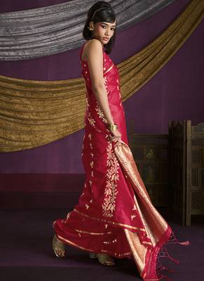 Red handloom silk blend weaving saree 2