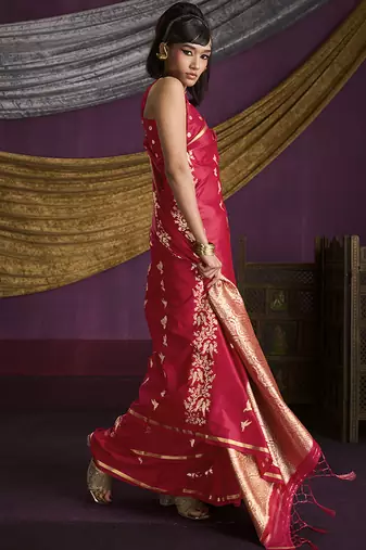 Red handloom silk blend weaving saree