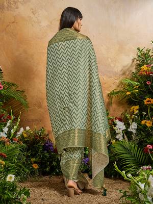Weaving handloom viscose cotton green saree 3