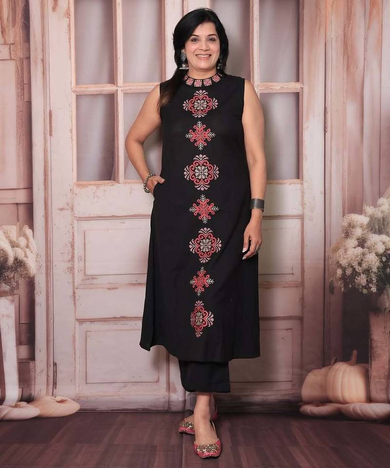 Black Sleeveless Cotton Kurti Set with Embroidery