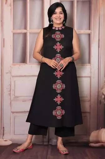 Black Sleeveless Cotton Kurti Set with Embroidery