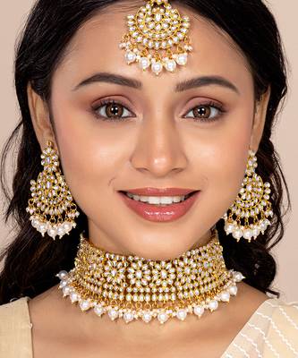 Aheli kundan studded choker necklace earrings & maang tikka set wedding jewellery set 2