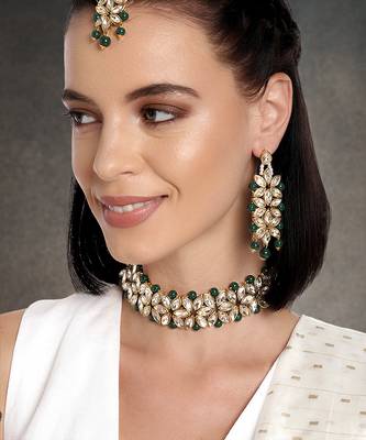 Aheli green traditional kundan pearl bridal choker necklace jewellery set with earring maang tikka 1