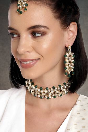 Aheli green traditional kundan pearl bridal choker necklace jewellery set with earring maang tikka