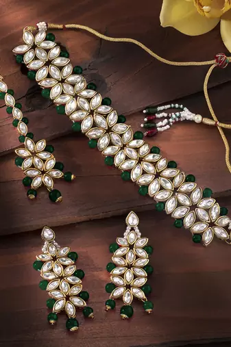 Aheli green traditional kundan pearl bridal choker necklace jewellery set with earring maang tikka