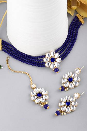 Aheli kundan pearl floral choker necklace earring maang tikka traditional jewellery set