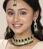 Aheli traditional kundan choker necklace jewellery set with dangle earring maang tikka