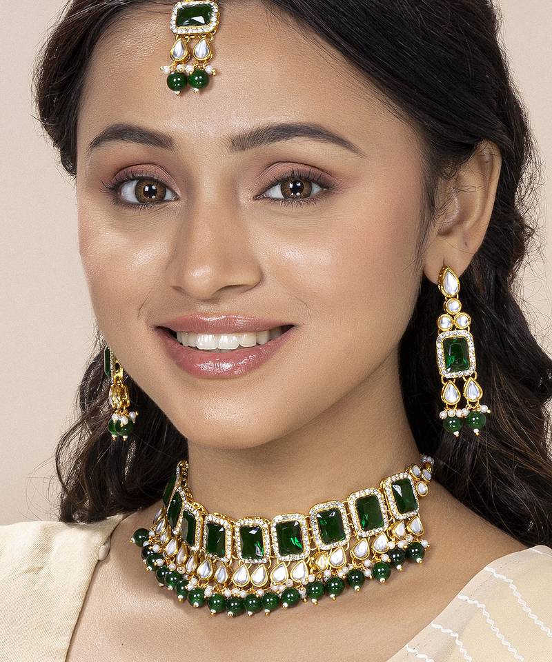 Aheli traditional kundan choker necklace jewellery set with dangle earring maang tikka