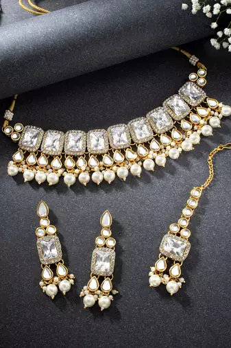 Aheli traditional kundan choker necklace with earring maang tikka jewellery set