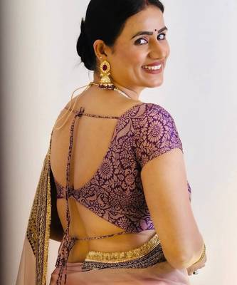 Purple embroidered blouse with embroidered saree 2