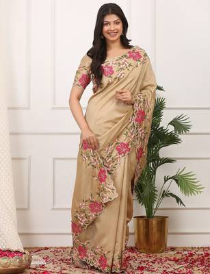 Beige embroidered blouse with embroidered saree 3