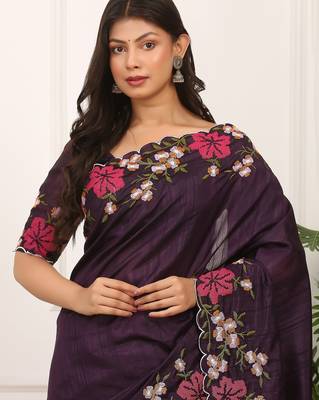 Blue embroidered blouse with embroidered saree 4
