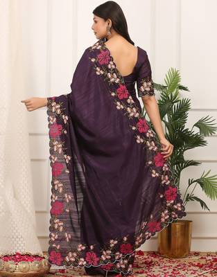 Blue embroidered blouse with embroidered saree 5