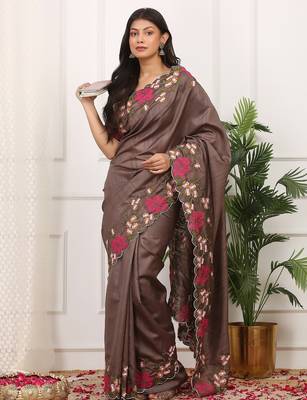 Coffee embroidered blouse with embroidered saree 4