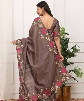 Coffee embroidered blouse with embroidered saree 5