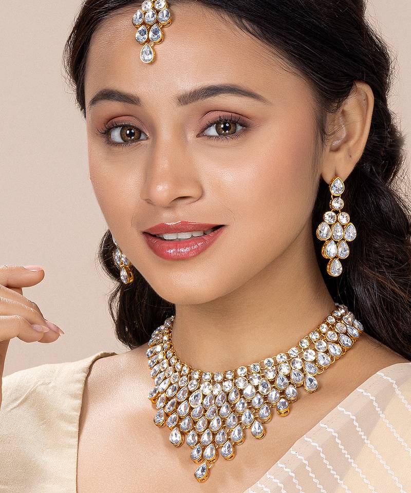 Aheli kundan choker necklace with earring maang tikka traditional jewellery set