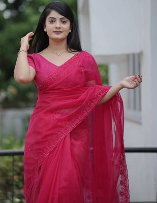 Pink embroidered blouse with embroidered saree 4