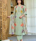 Women   s pista green kurta pant set with floral print & dupatta