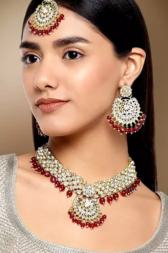 Aheli indian traditional maroon kundan bead choker necklace with earring mangtikka jewellery set