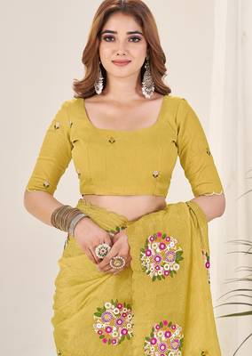 Yellow embroidered blouse with embroidered saree 3