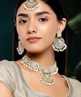 Aheli indian traditional white kundan bead choker necklace with earring mangtikka jewellery set 1