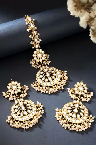 Aheli traditional jewellery kundan and pearl maang tikka earring set for women
