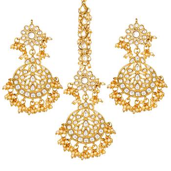 Aheli traditional jewellery kundan and pearl maang tikka earring set for women 4