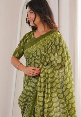 Green bloue piece with cotton printed saree 2