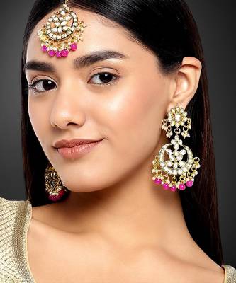 Aheli traditional jewellery kundan pearl maang tikka earring set for women 1