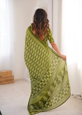 Green bloue piece with cotton printed saree 4