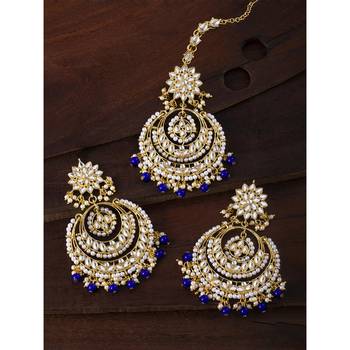 Aheli traditional kundan and pearl maang tikka earring set for women 1