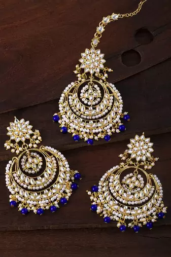 Aheli traditional kundan and pearl maang tikka earring set for women