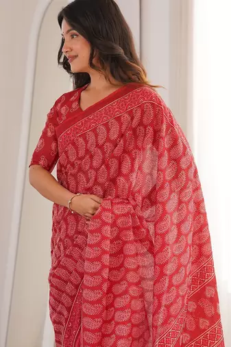 Red bloue piece with cotton printed saree